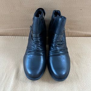 Women’s black side zip ankle boots size 11W. Brand YUU. Brand new, never worn.